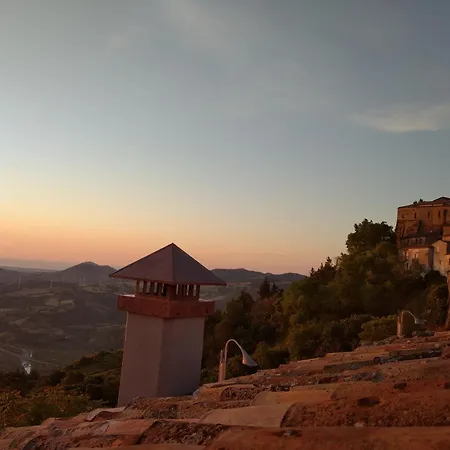 La Casa Dei Panorami Di ホームステイ Colobraro